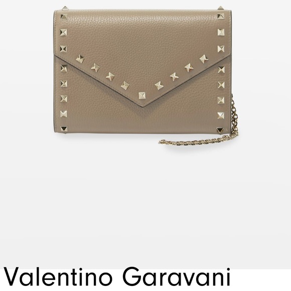 Valentino Garavani rockstud wallet on chain - Picture 3 of 13